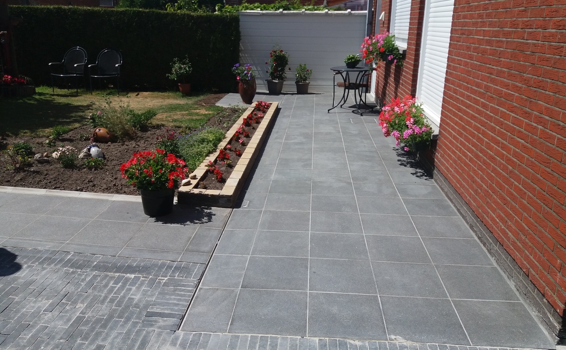 Omgevingsaanleg: terras en oprit